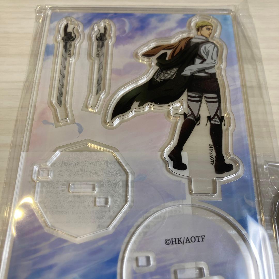 進撃の巨人 オンラインくじ アクリルスタンド　ハート型缶バッジ　エルヴィン
