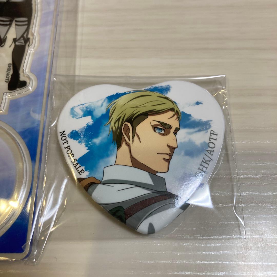 進撃の巨人 オンラインくじ アクリルスタンド　ハート型缶バッジ　エルヴィン