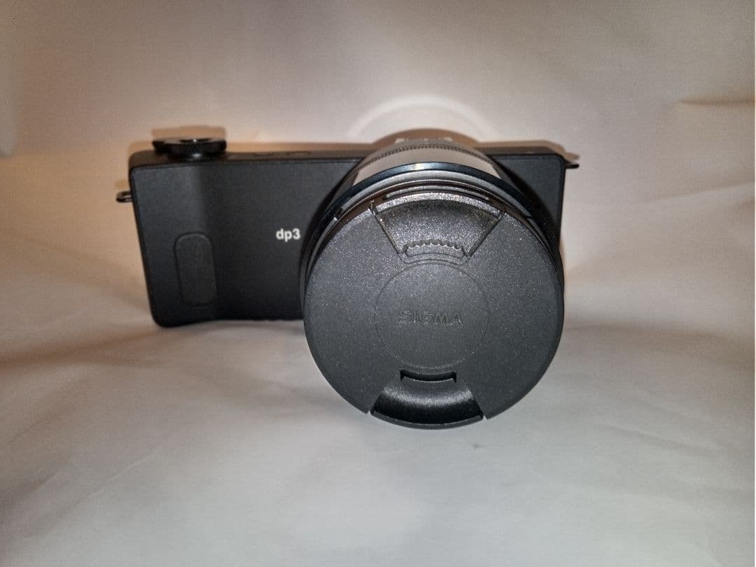 SIGMA dp3 Quattro/防護フィルター・専用クロス付/バッテリー3個