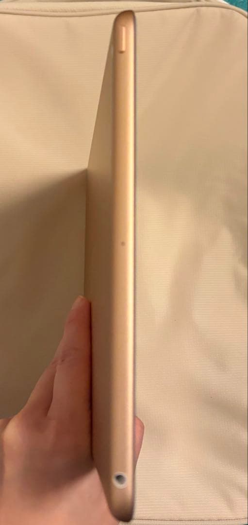 [美品] Apple iPadピンクゴールド本体 7世代128GB箱とカバー付き