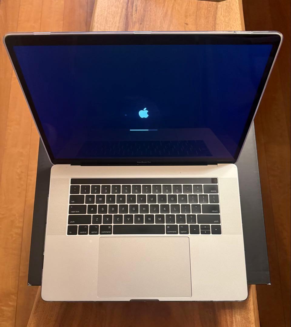 MacBook Pro 15, 2016 2テラSSD 16メモリ完全オーダー品