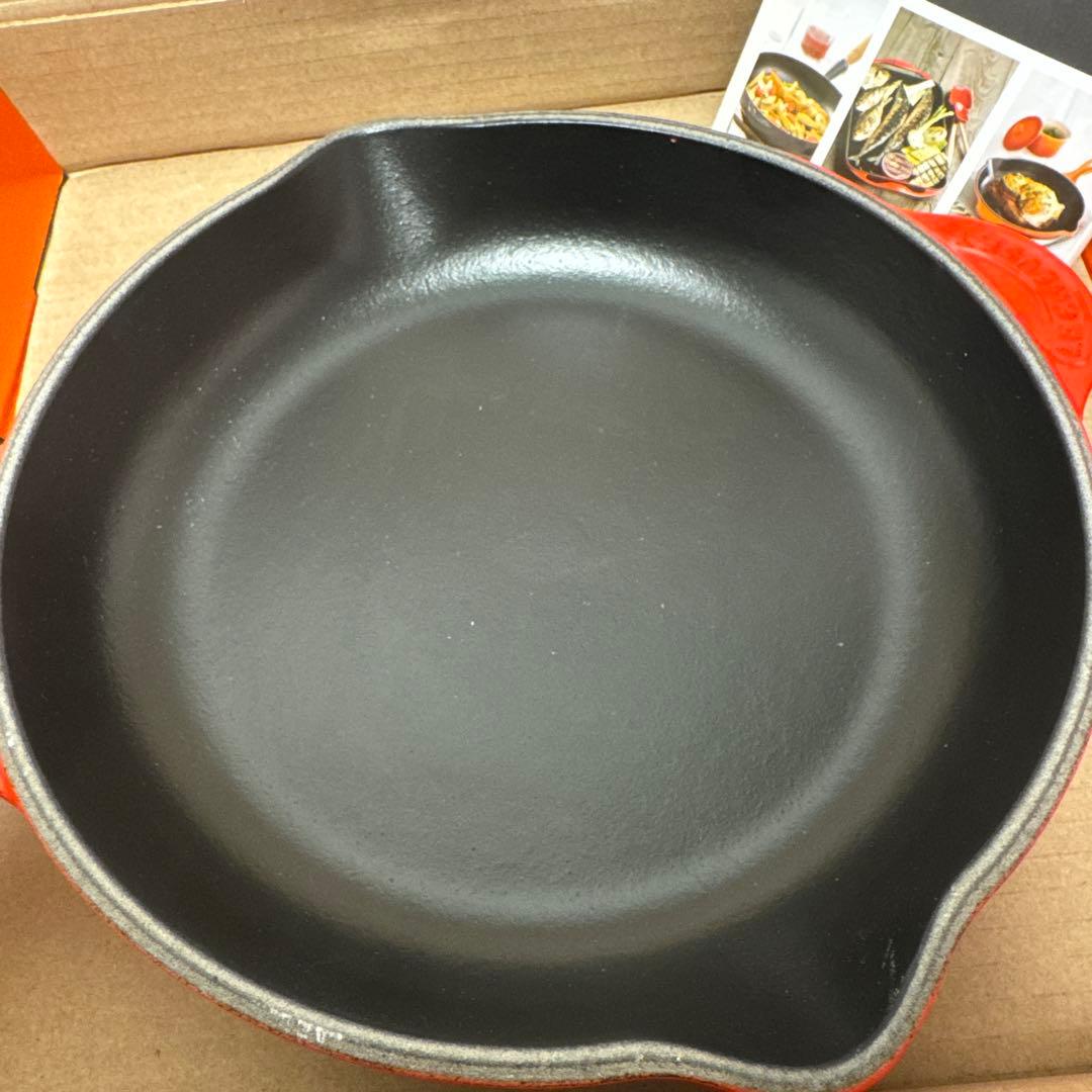 ルクルーゼ　スキレット　チェリーレッド 約20cm 新品