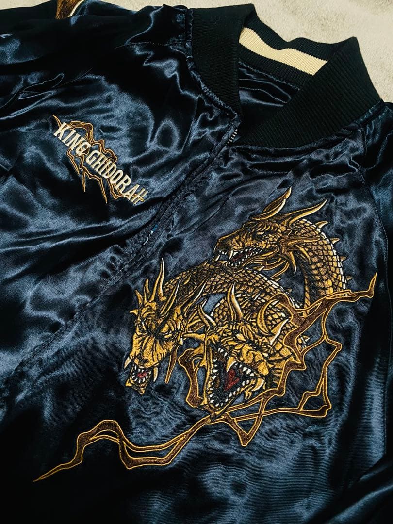 未使用近い ゴジラ 日本限定 スカジャン ２面用 unisex レーヨン 美品