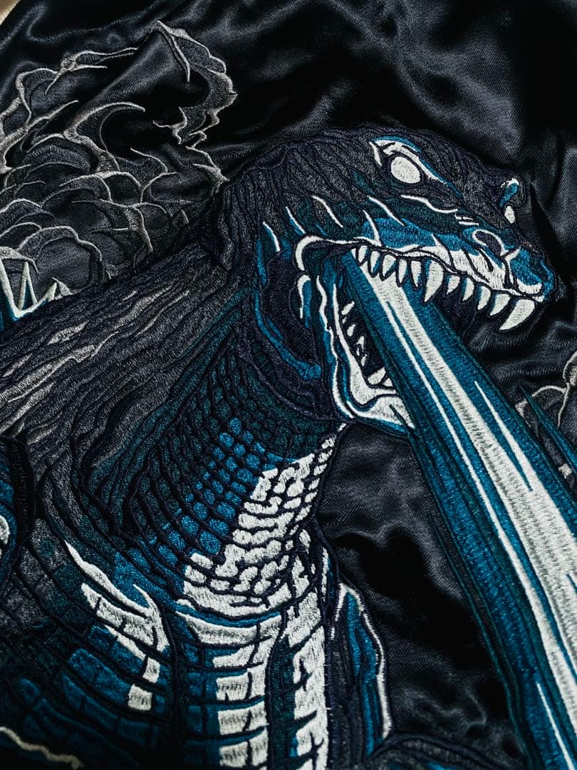 未使用近い ゴジラ 日本限定 スカジャン ２面用 unisex レーヨン 美品