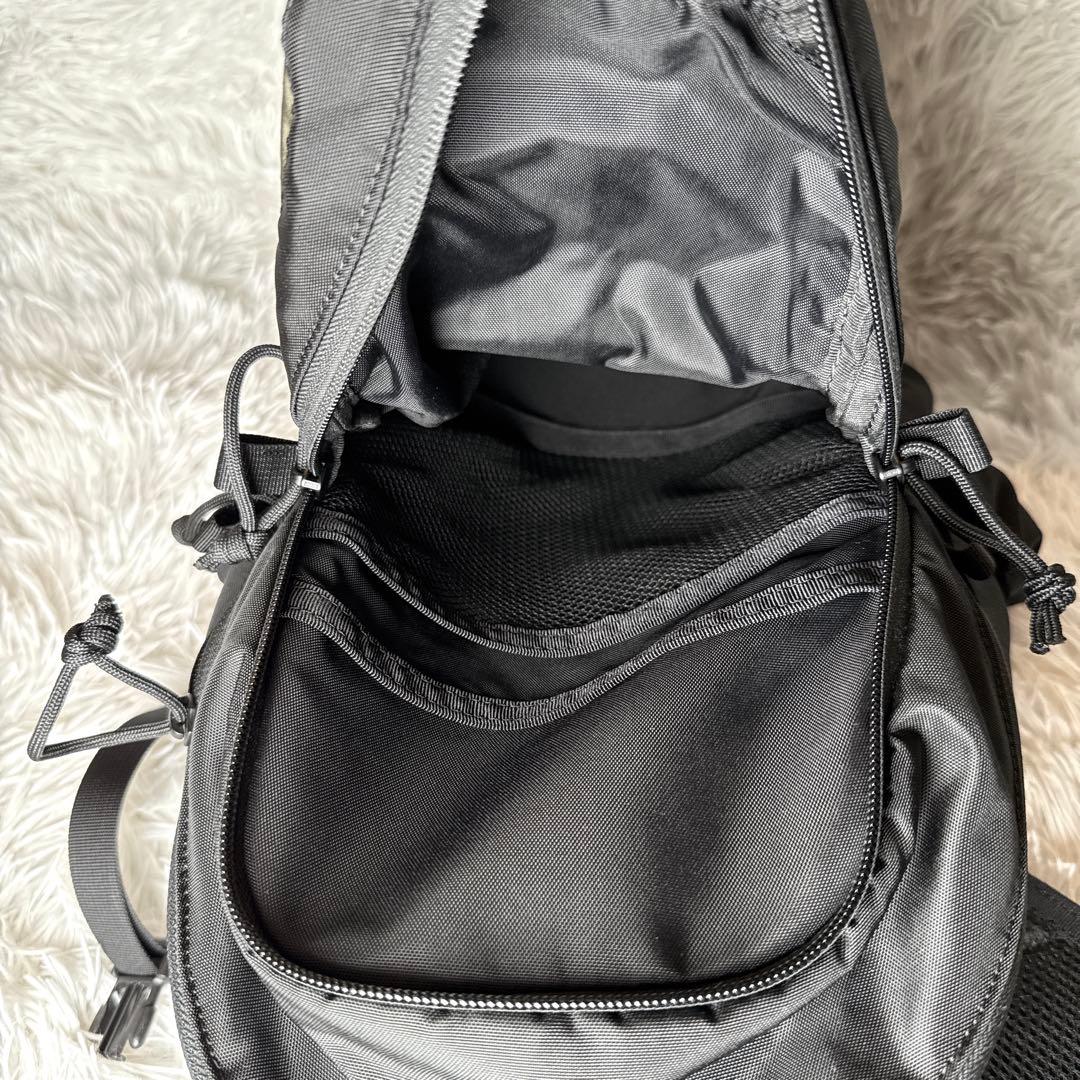 極美品✨ブリーフィング スリング ワンショルダーバック クロス ボディ オリーブ