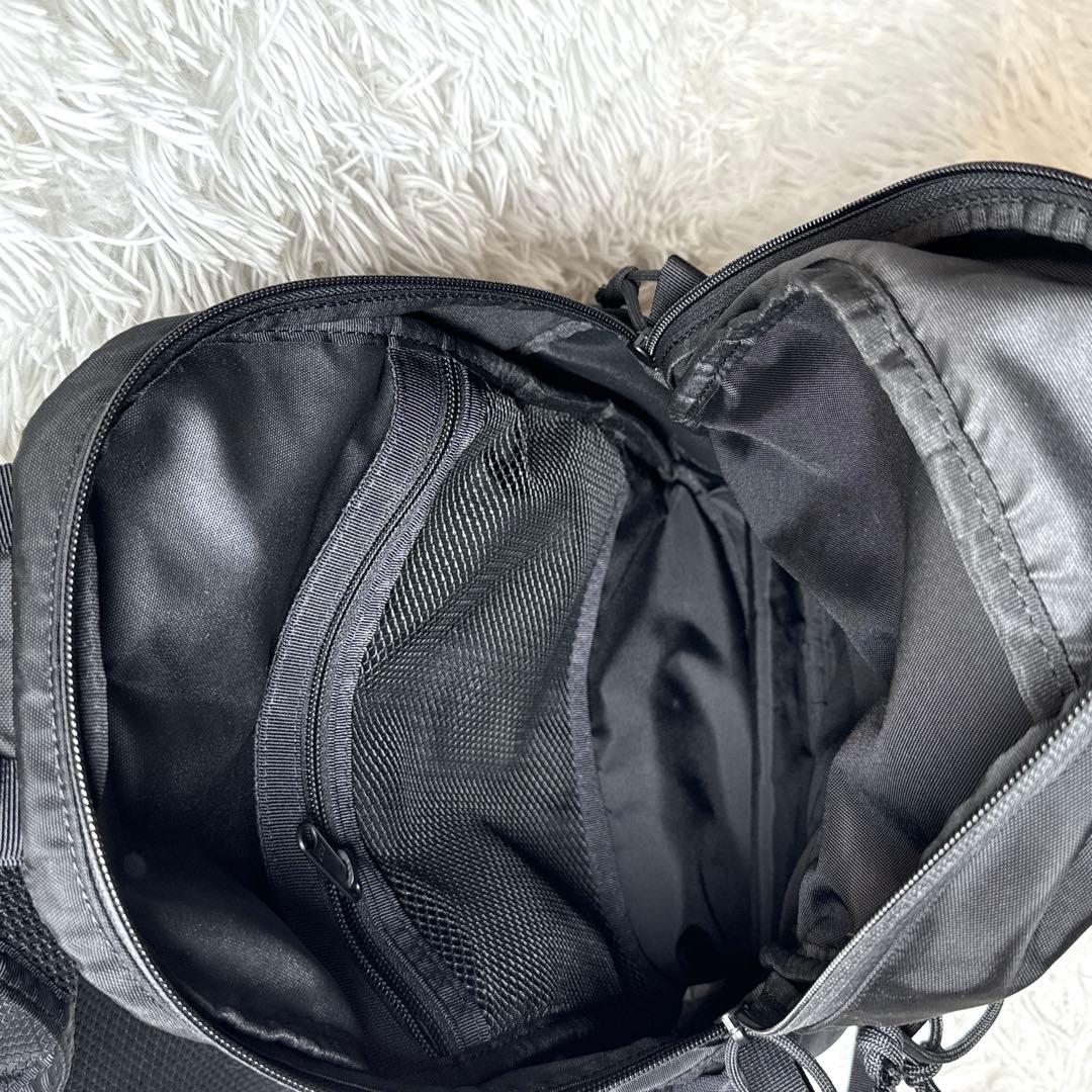 極美品✨ブリーフィング スリング ワンショルダーバック クロス ボディ オリーブ