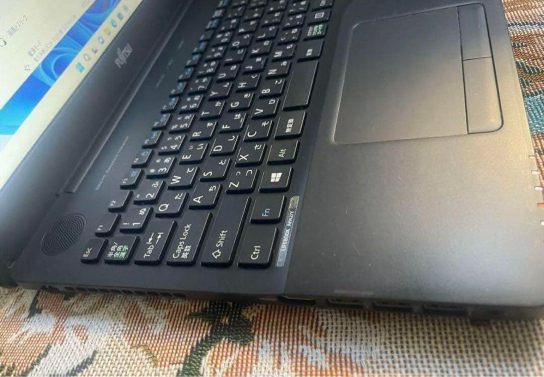 ノ-トパソコン／富士通／メモリ4G /HDD1TB／Windows11