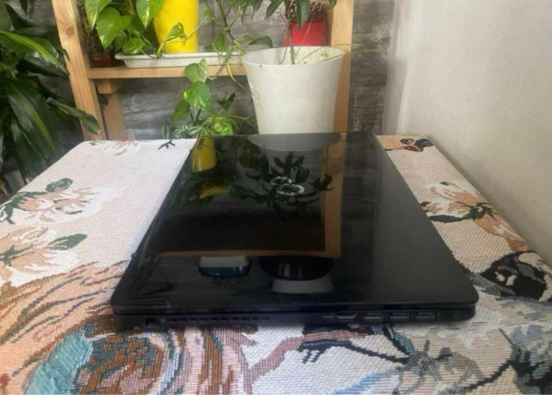 ノ-トパソコン／富士通／メモリ4G /HDD1TB／Windows11