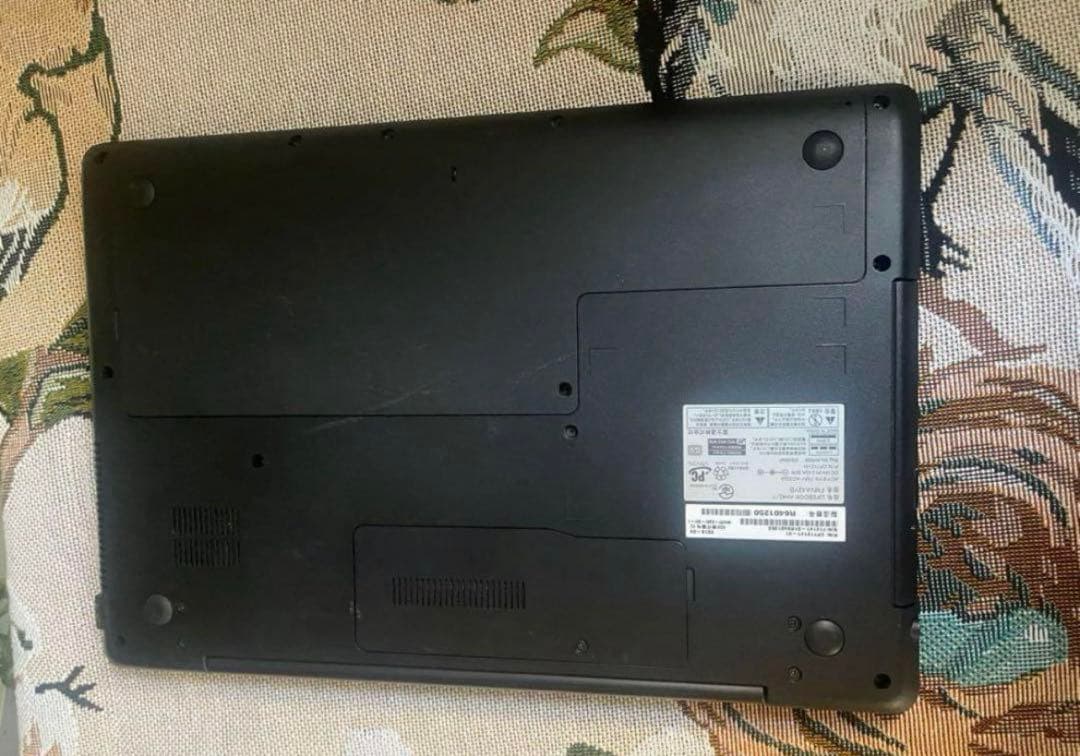 ノ-トパソコン／富士通／メモリ4G /HDD1TB／Windows11