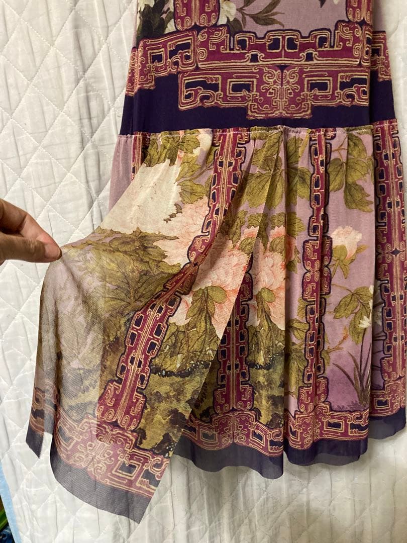 VIVIENNETAM ヴィヴィアンタム　ラティスペオニー柄短冊ワンピース