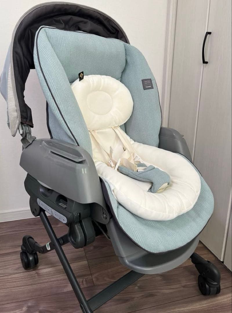 コンビ　ホワイトレーベル ネムリラ オートスウィング スリープシェル EG