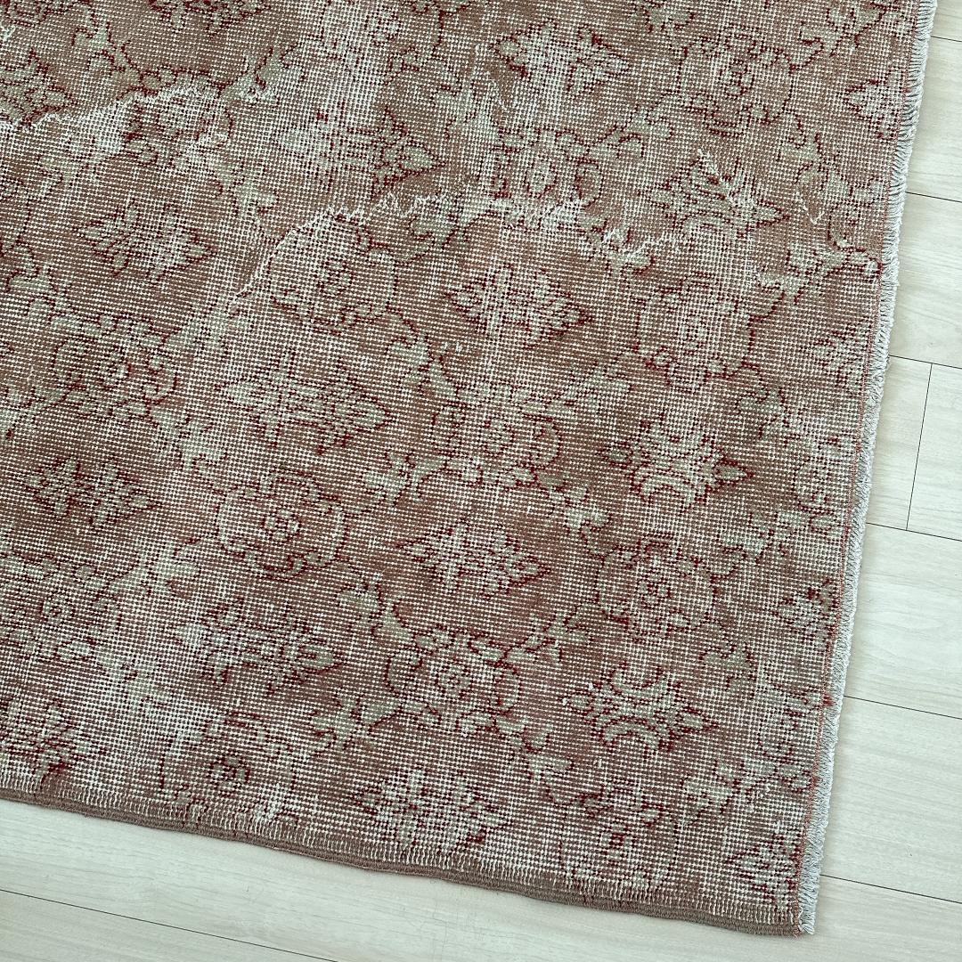 トルコ ヴィンテージラグ A95 レア人気柄 紋章 ピンクベージュ レッド