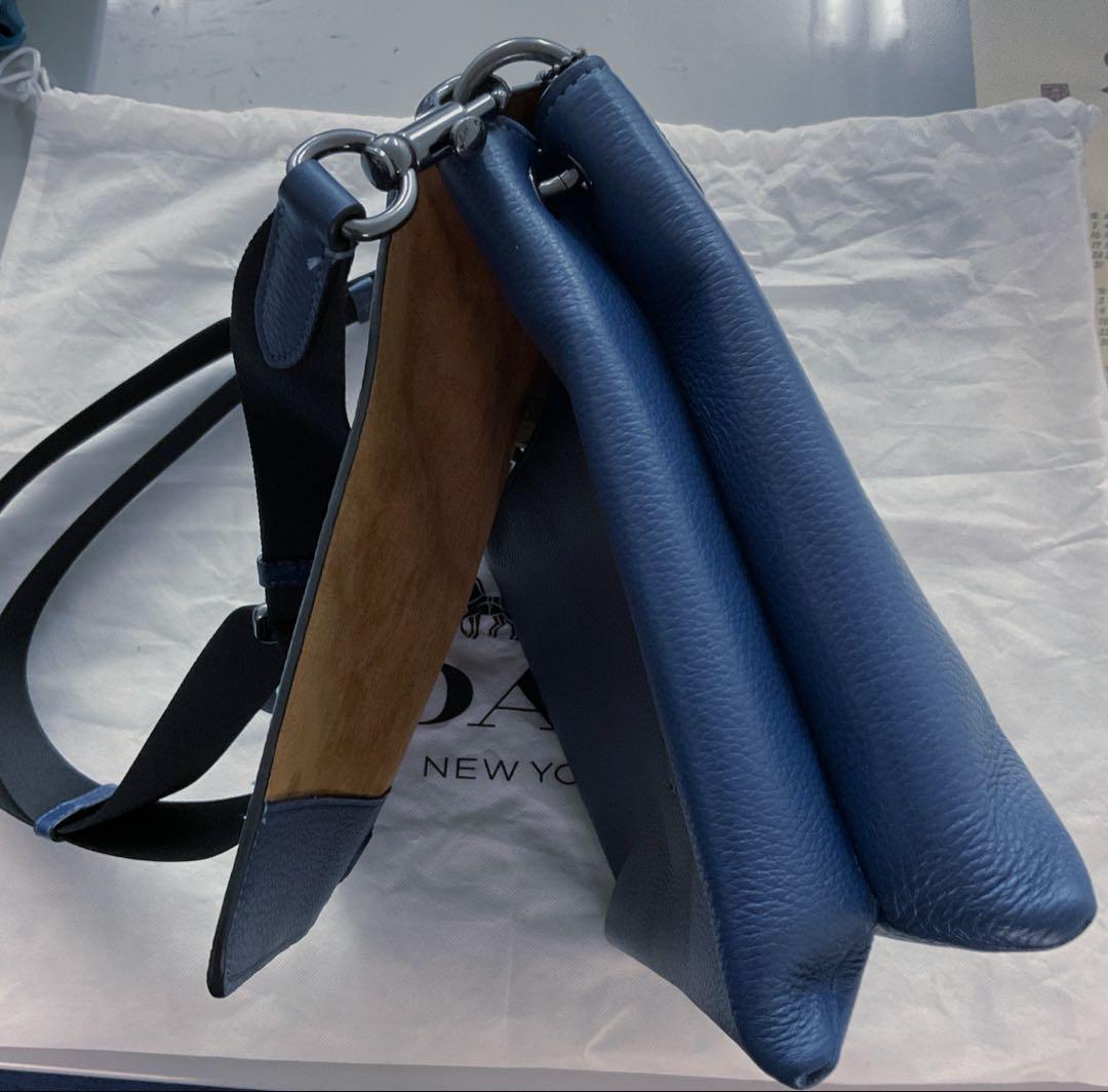 COACH ケイレブ　メッセンジャーバッグ　ネイビー