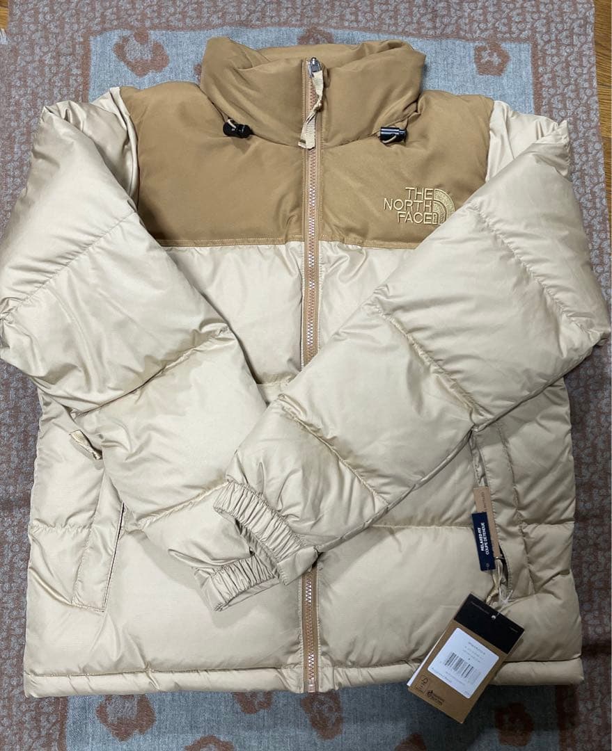ザノースフェイス　ダウンジャケット　ダウン　ベージュ