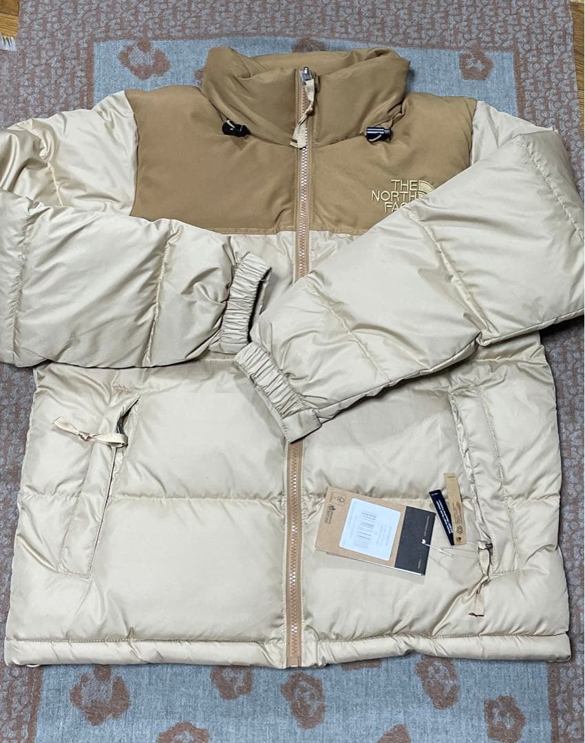 ザノースフェイス　ダウンジャケット　ダウン　ベージュ
