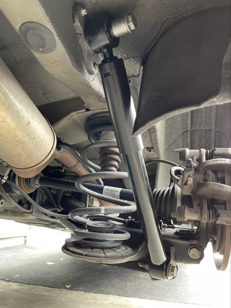 w447 RHD v260 v220d リアショックアブソーバー　乗り心地改善