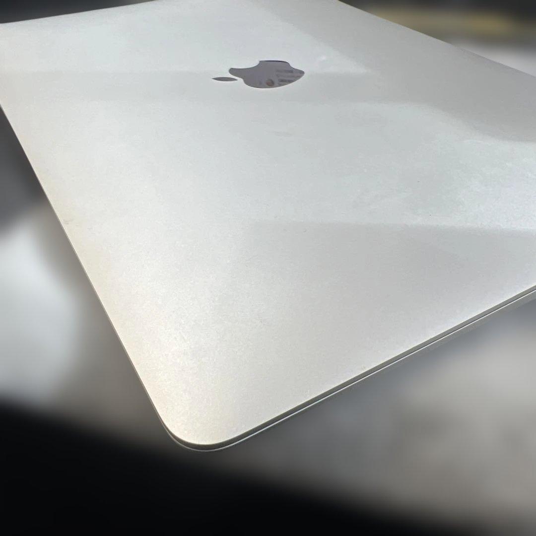 MacBook Air (M1, 2020) 本体　256GB