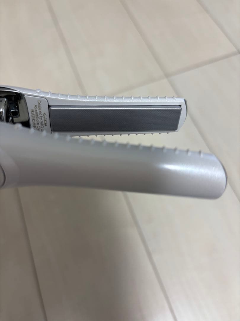 ReFa ストレートヘアアイロン ホワイト 充電ケーブル