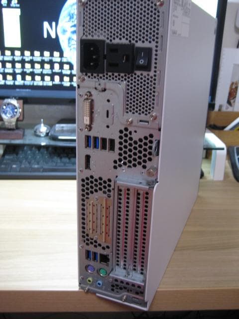 Hiroshi Core第8世代！富士通謹製スリムデスクトップメモリ付き