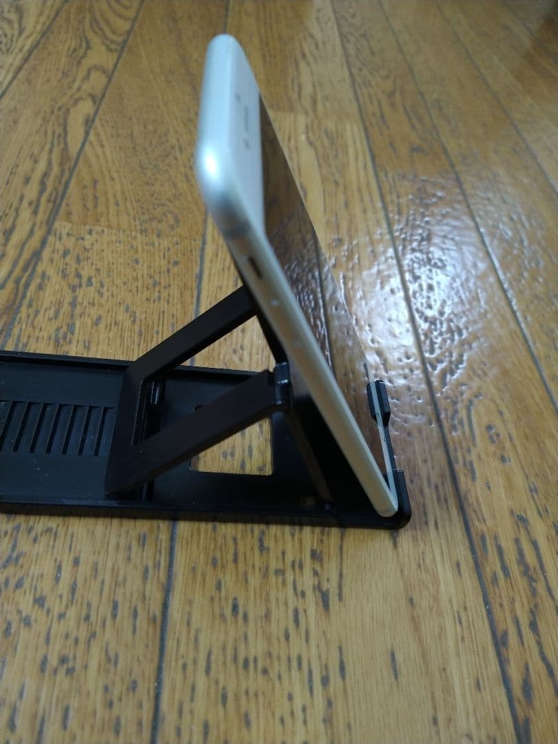 超美品　バッテリー92%　Apple iPhone 7 シルバー 本体