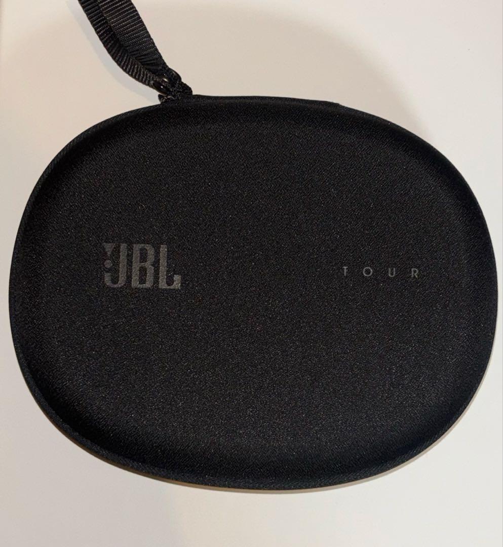 ヘッドホン　JBL TOUR ONE M2