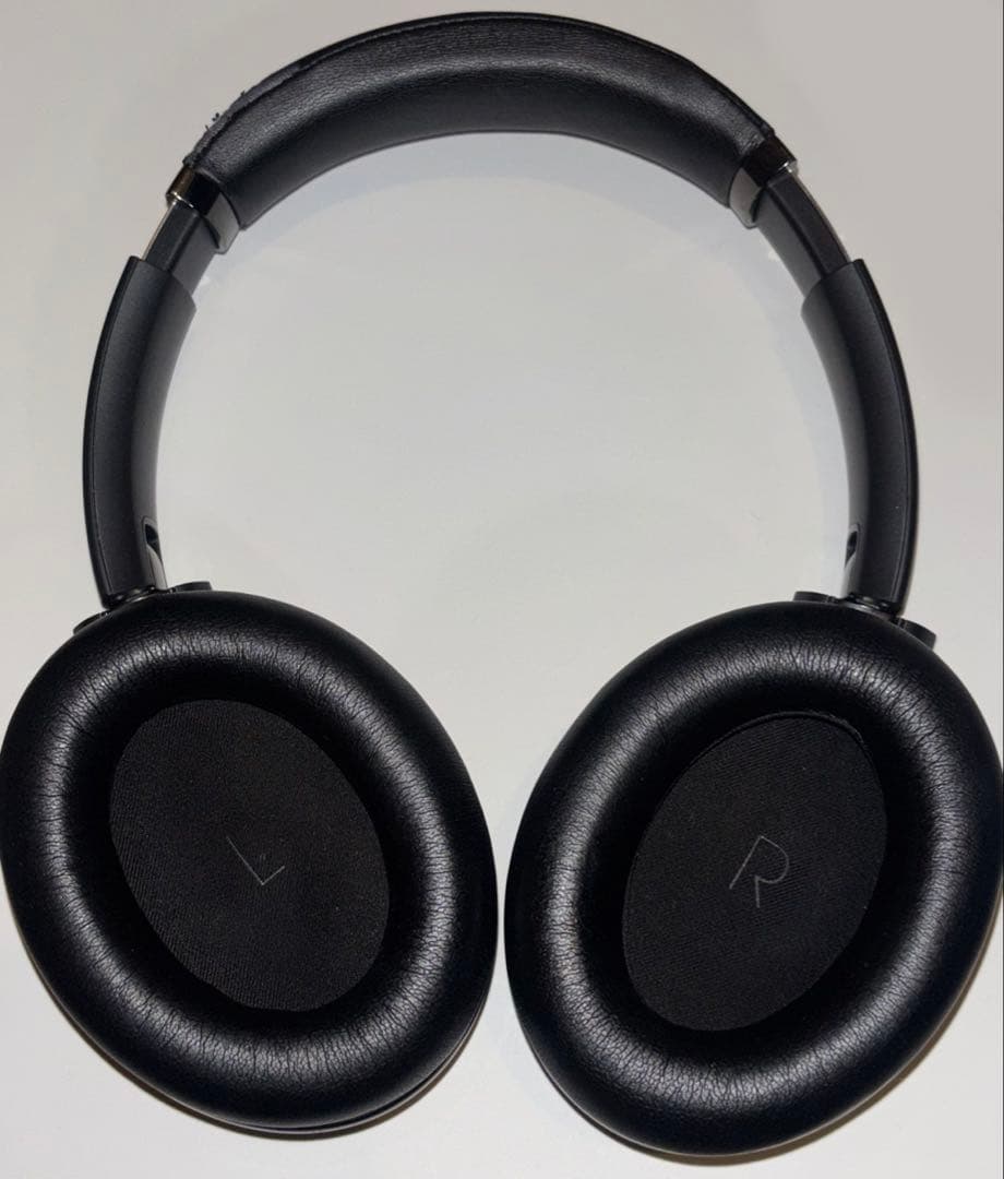 ヘッドホン　JBL TOUR ONE M2