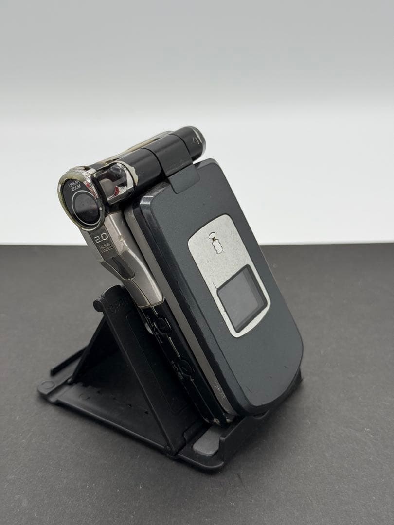 ドコモ　FOMA P900iV クラウド アドベントチルドレン