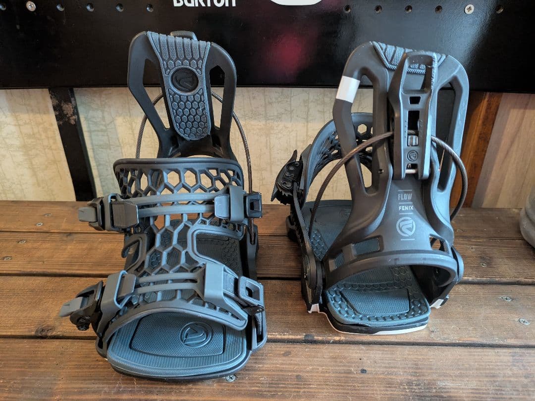 美品　FLOW FENIX BLACK　Lサイズ nidecker