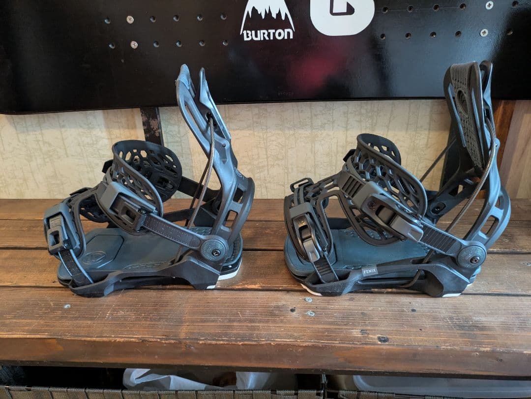 美品　FLOW FENIX BLACK　Lサイズ nidecker