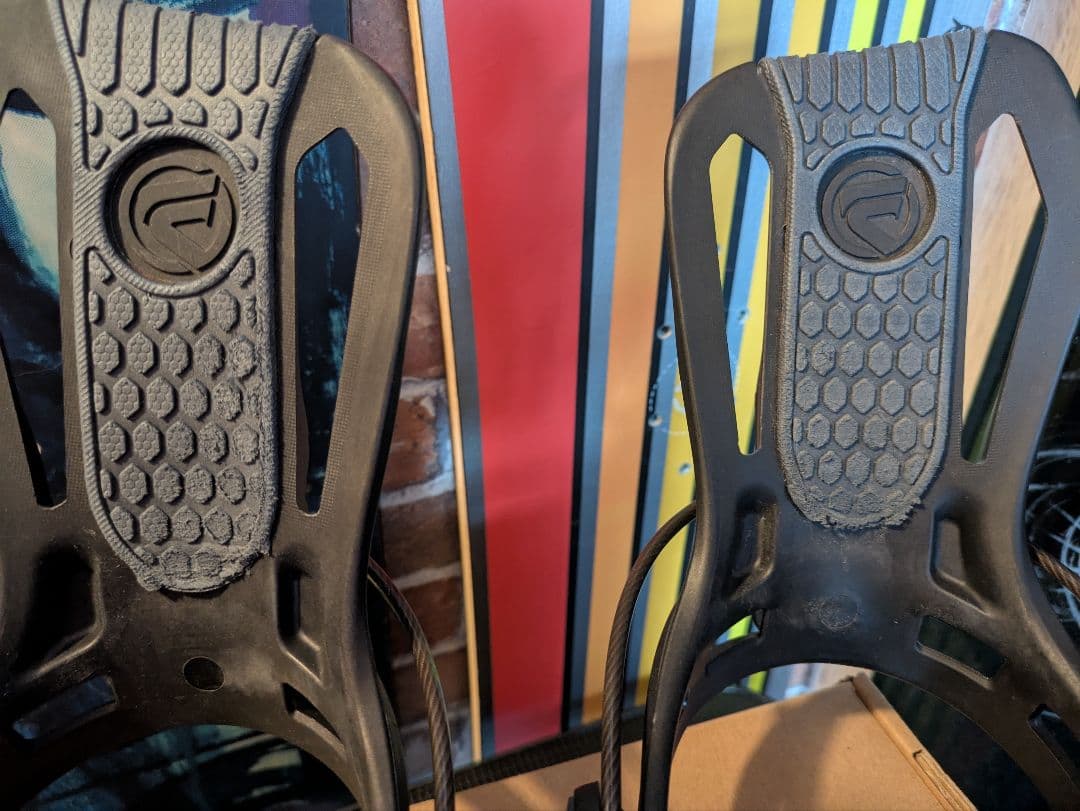 美品　FLOW FENIX BLACK　Lサイズ nidecker