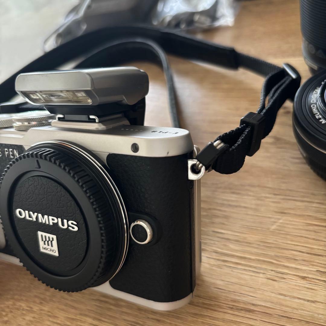OLYMPUS PEN E-PL8 EZダブルズームキット　ブラック
