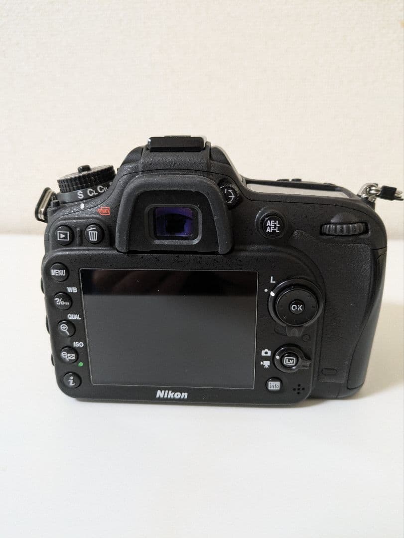 Nikon　D7200　ボディ　　　　　　　　ショット数7,217回4.9%以下