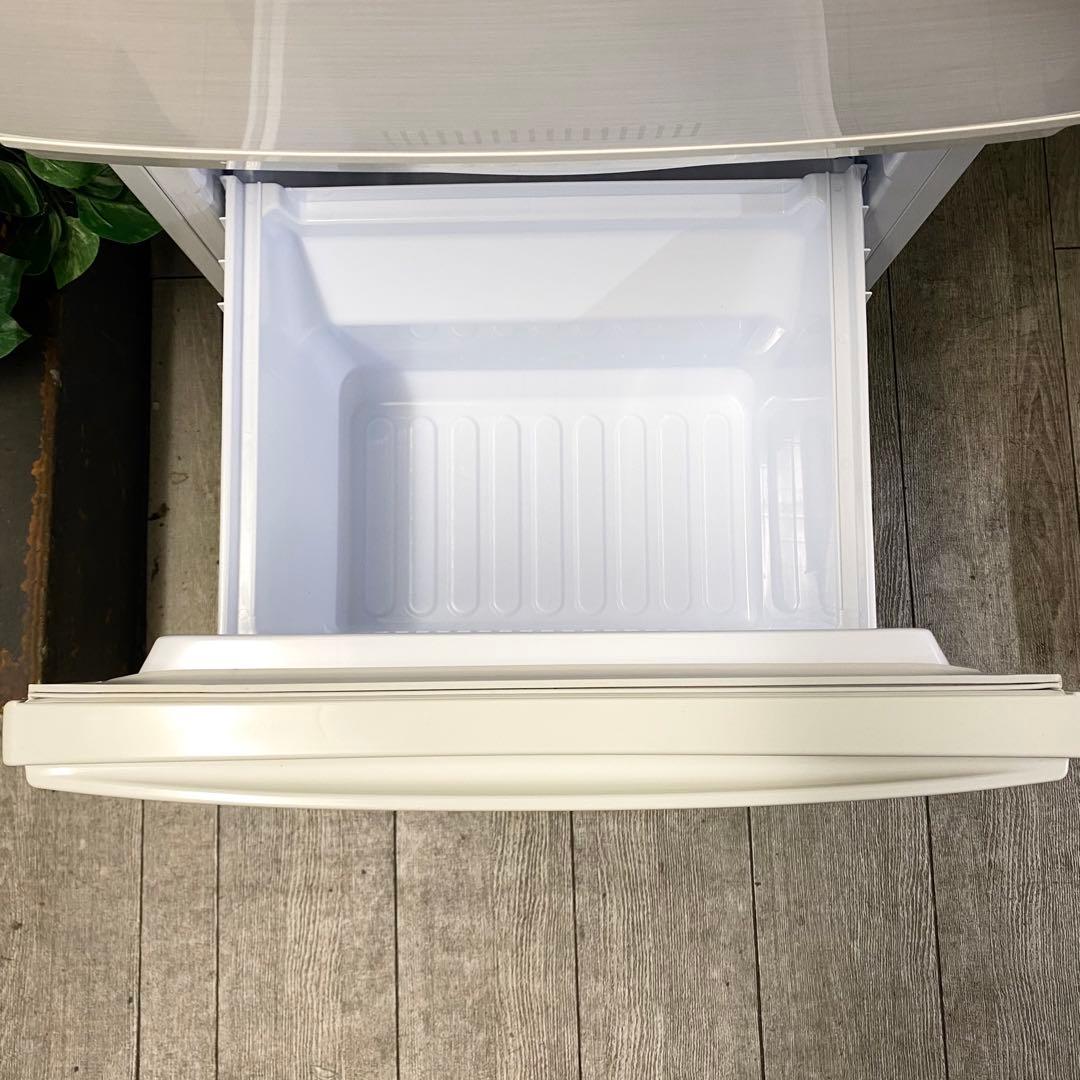 どっちも付け替えドアだから引越しでも連れてける♪2ドア冷凍冷蔵庫137L