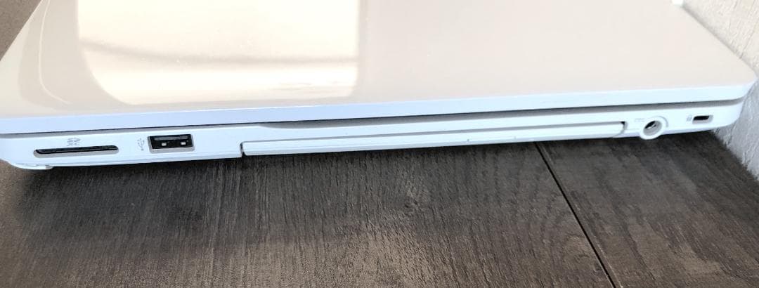 富士通 FMV LIFEBOOK AH77/B1