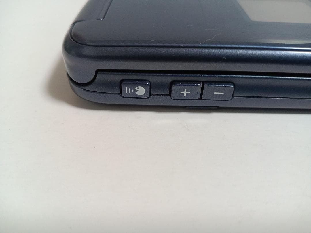 ☆docomo らくらくホン F-01M ネイビー