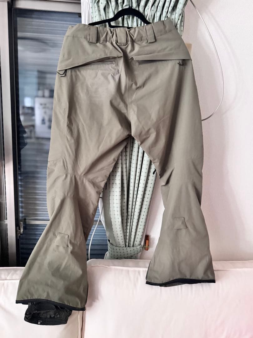 Burton [ak] スノーボードパンツ L + VOLCOM Jacket