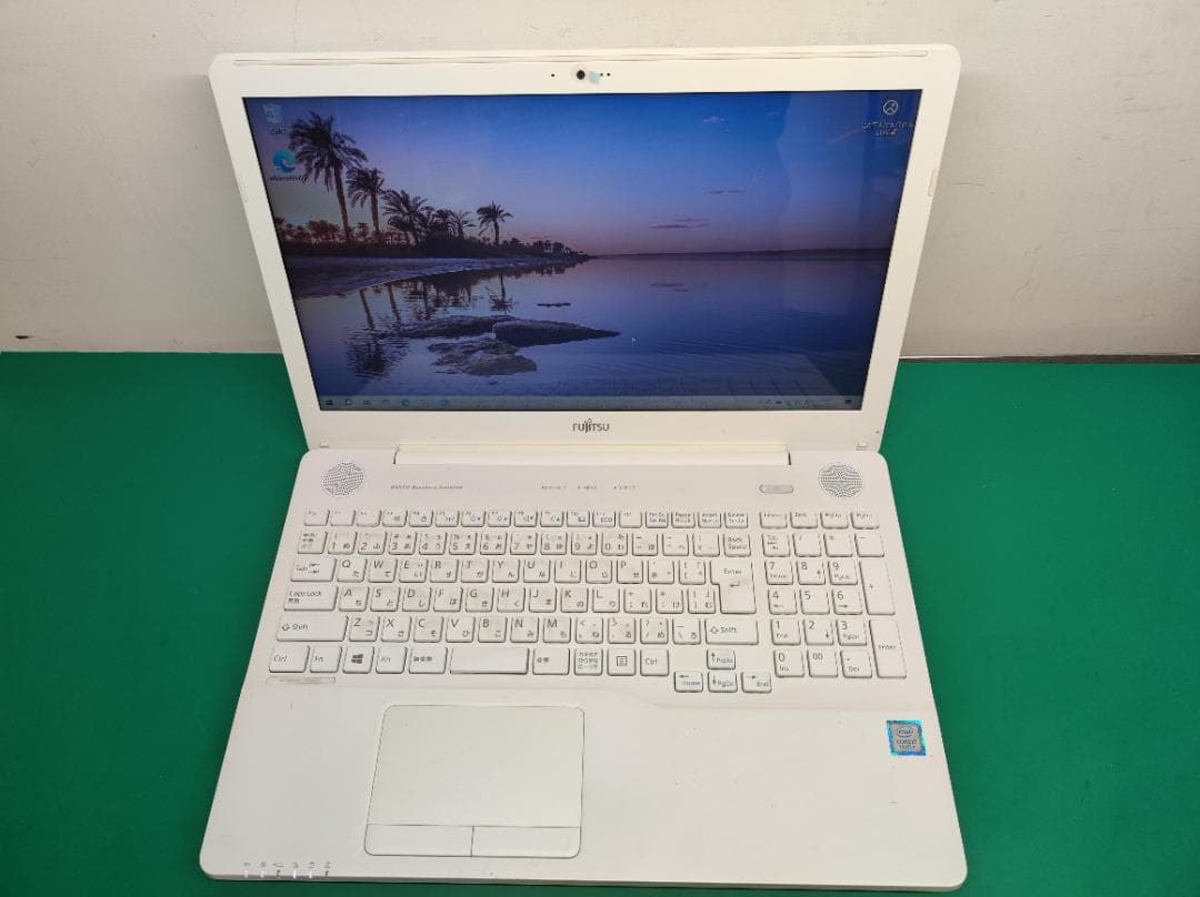 富士通FMVA50B3W2 Windows10　通常使用難あり