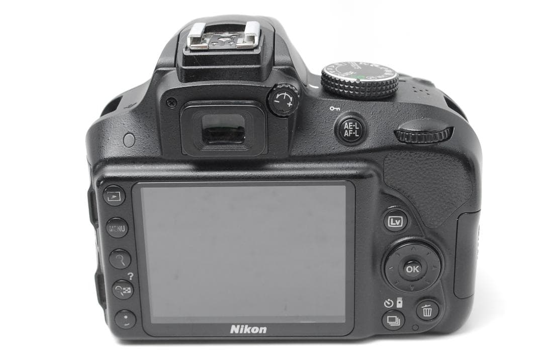【美品】2416万画素の高画質モデル♪Nikon D3300 軽量で持ち運びOK