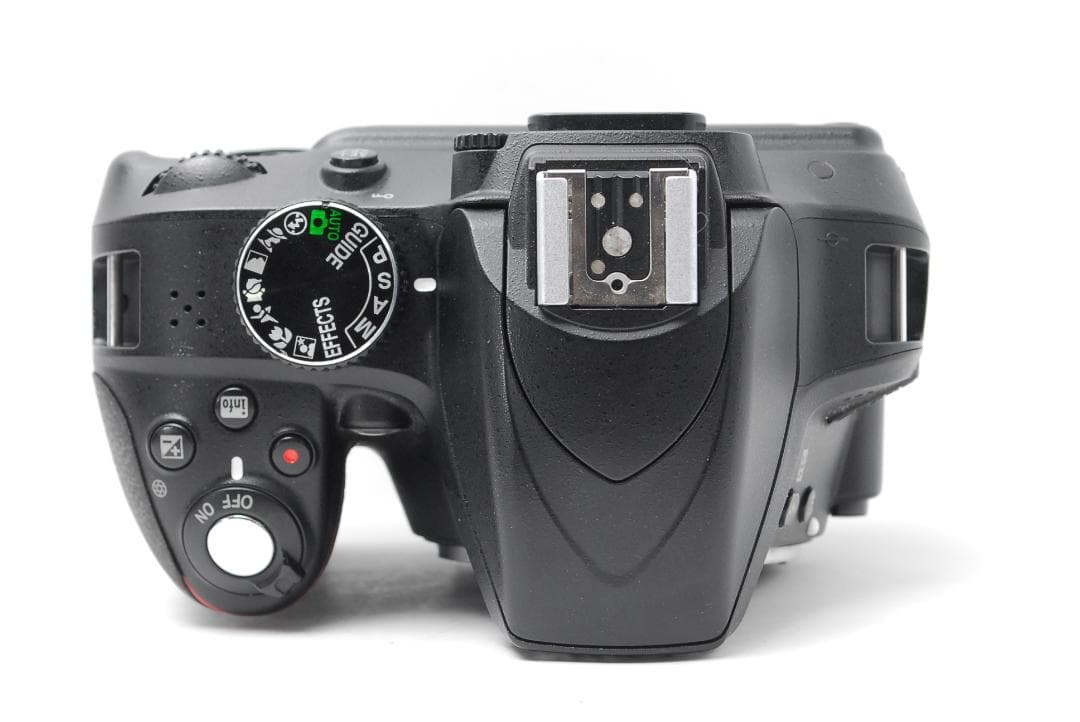 【美品】2416万画素の高画質モデル♪Nikon D3300 軽量で持ち運びOK