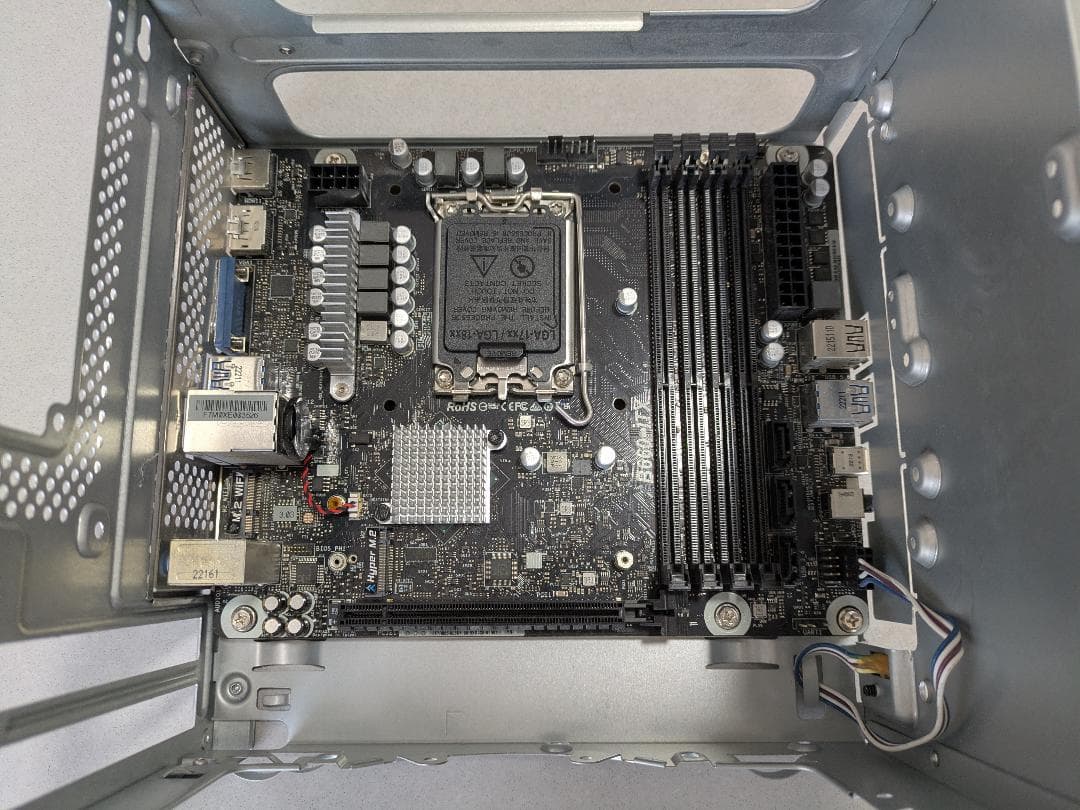 ベアボーン・キット DeskMeet B660