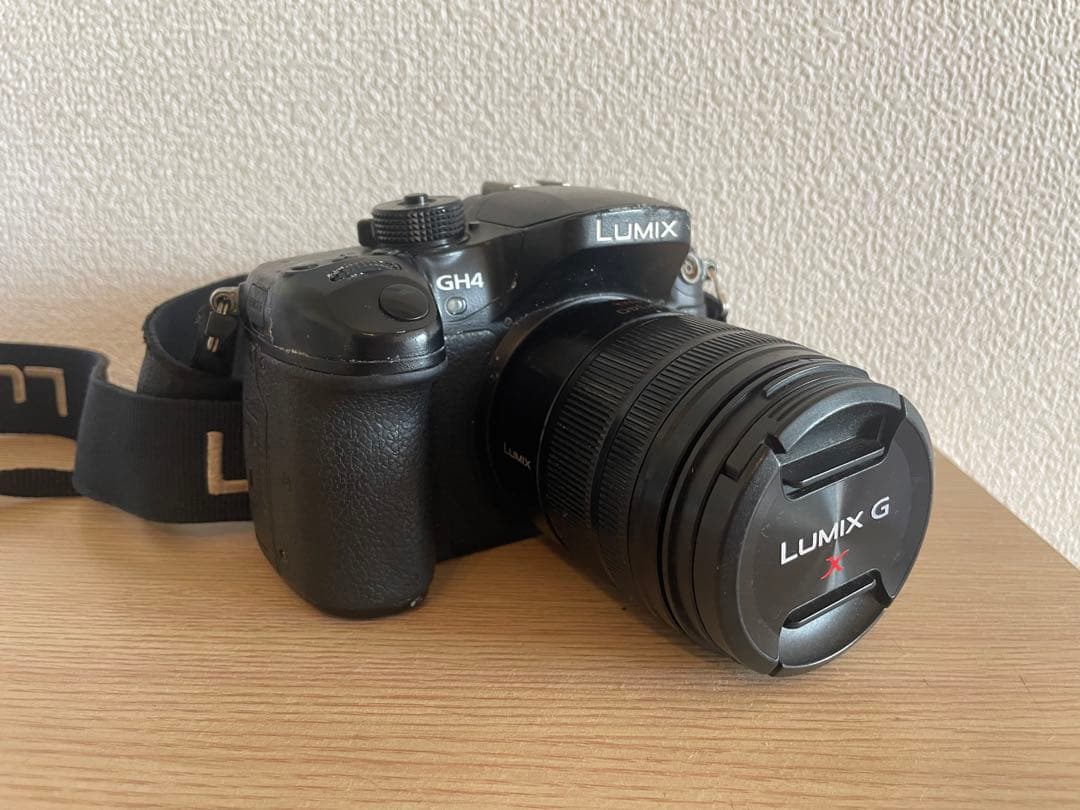 【中古】LUMIX GH4 デジタル一眼レフ　レンズ付(HD14-140)