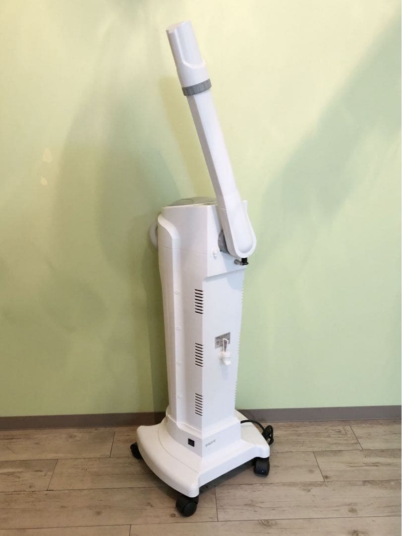 未使用品！最長50分、立ち上がりも早く人気のスチーマー【クロモミストⅣ】