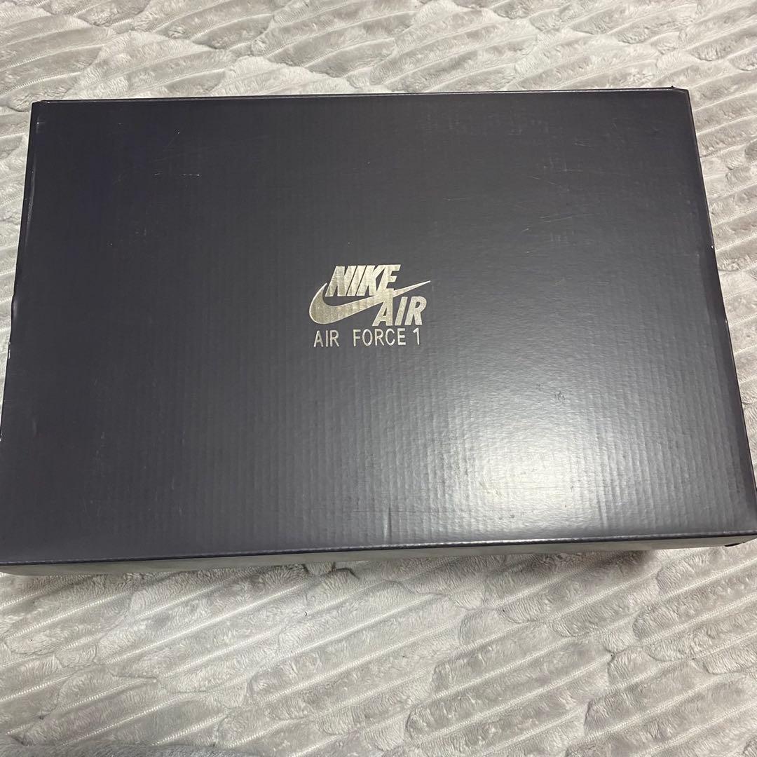 新品 ナイキ エア フォース 1 ‘07 LV8 27.5㎝