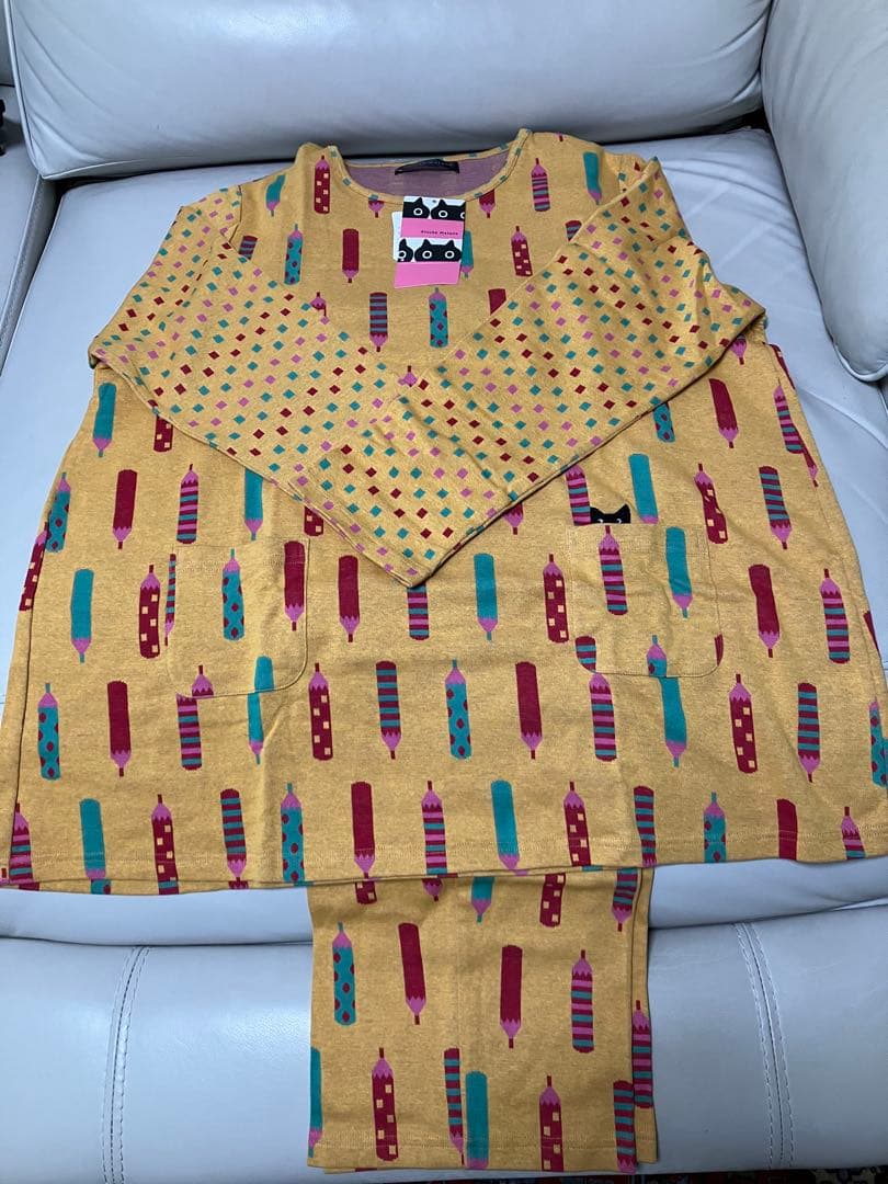 クレヨン柄イエローパジャマセット