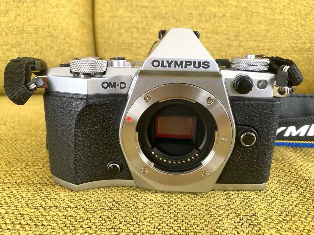 OLYMPUS OM-D E-M5 Mark II レンズキット