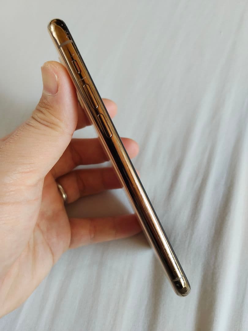 【中古美品】Apple iPhone 11 Pro ゴールド