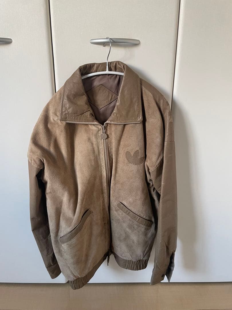 アディダス　スエード風ジャケット