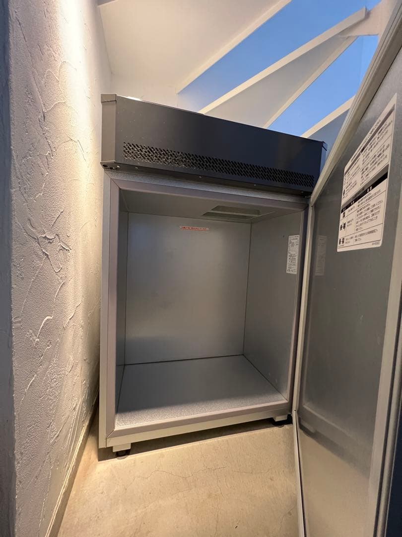 【値下げ】業務用冷蔵庫 240L. ワイン、米、野菜の保管に