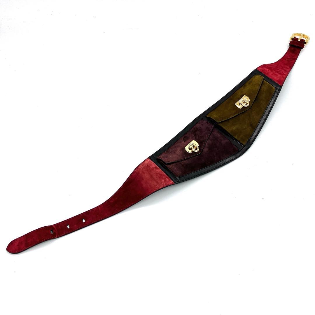 希少【Salvatore Ferragamo】ボディバッグ　ガンチーニ金具