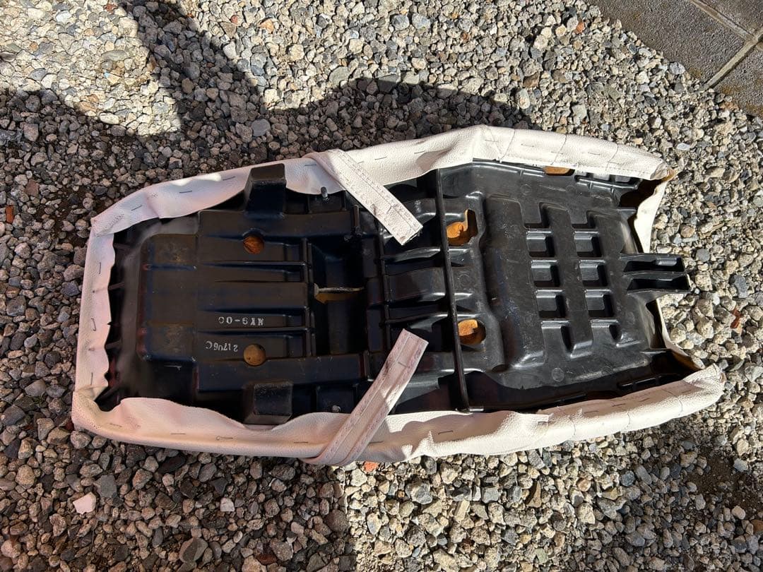 cb400sf nc31 タックロールシート 白 ホワイト 純正ベース